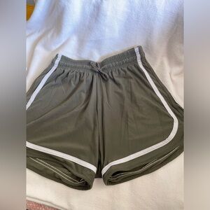Dark green shorts with pockets